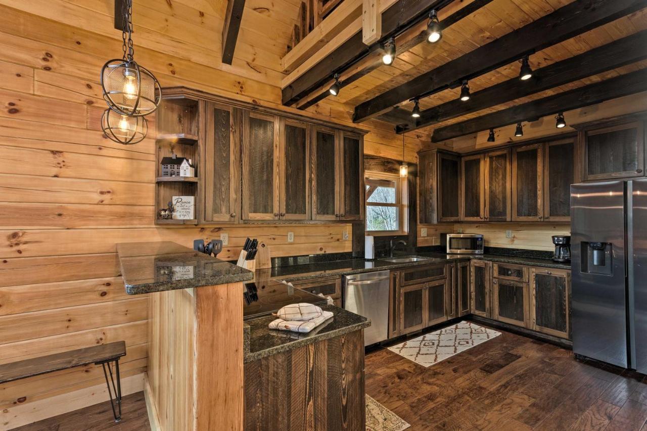 Hilltop Cabin On 5 Acres With Hot Tub And Waterfall! Bryson City Zewnętrze zdjęcie