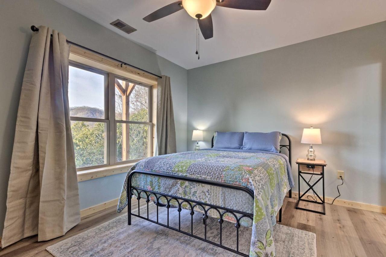 Hilltop Cabin On 5 Acres With Hot Tub And Waterfall! Bryson City Zewnętrze zdjęcie