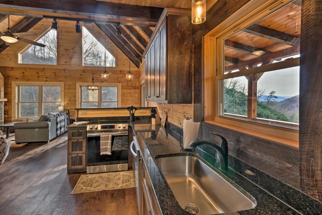 Hilltop Cabin On 5 Acres With Hot Tub And Waterfall! Bryson City Zewnętrze zdjęcie
